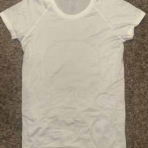 Lululemon Athletica Swiftly Tech Short-Sleeve Shirt 2.0 
Hip Length